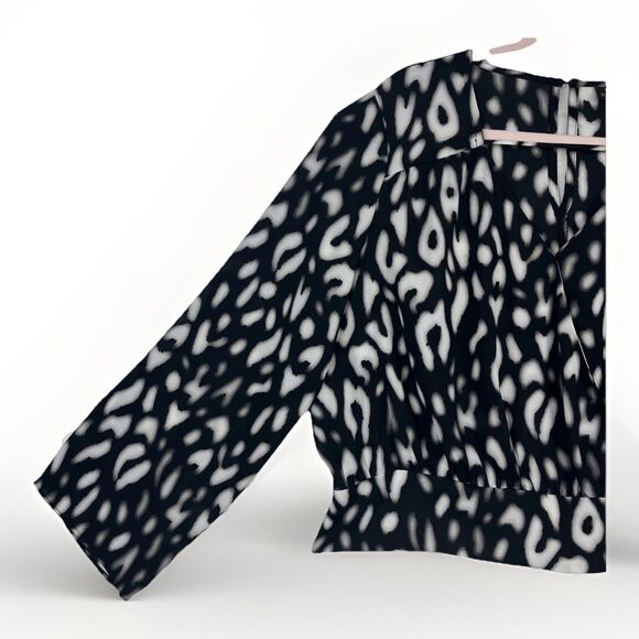 Bold Elements Wrap style Blouse Womens SZ XL Long sleeve Black White Boho Chic - Picture 9 of 16